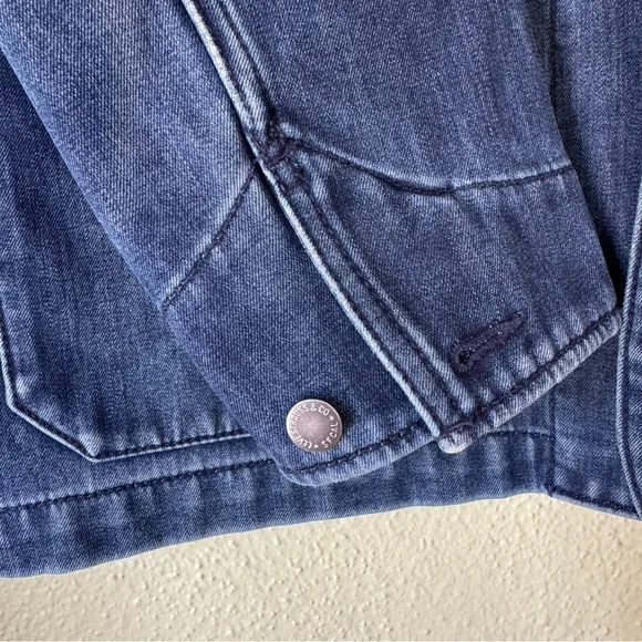 Levi’s Engineers Coat in Fleece-Lined Denim - Picture 7 of 13